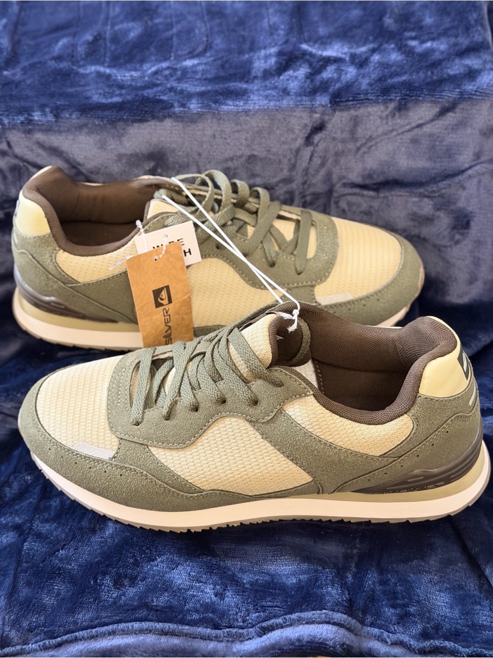 Quiksilver Men's Olive Green & Cream Low-Top Sneakers